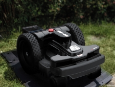 Robotická sekačka NEXTTECH Ai LX4 RTK 4WD